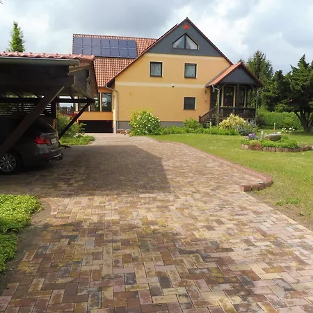 Wunderschoenes Ferienhaus In Mit Kleiner Terrasse 라데베게